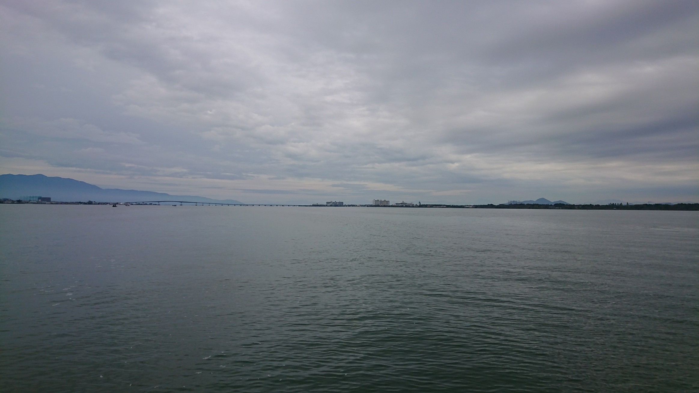 琵琶湖の濁りにはﾏｸﾞﾅﾑｸﾗﾝｸ！