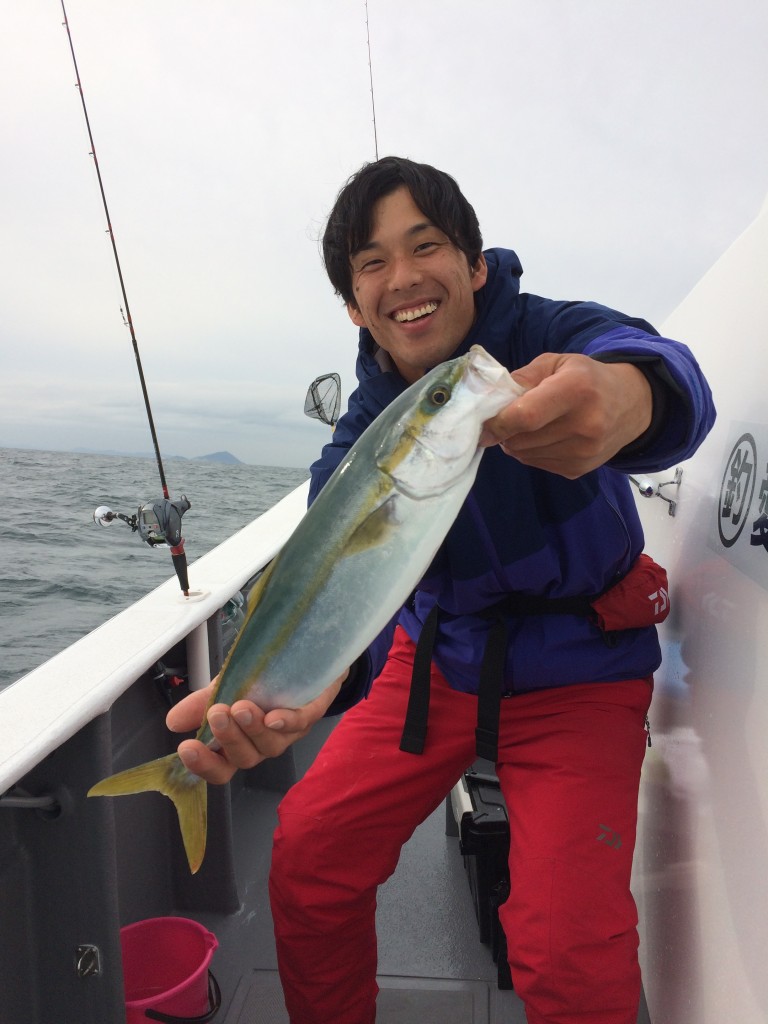 ヒラメ釣りに行って来ました！！