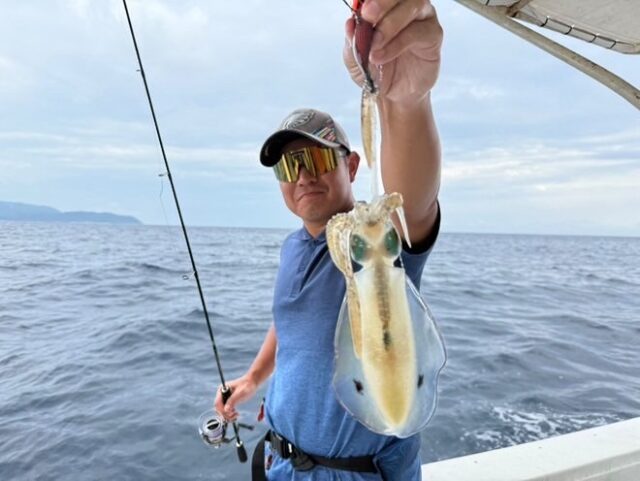 04300871-2195-4240-A46D-A1AC6B63253A