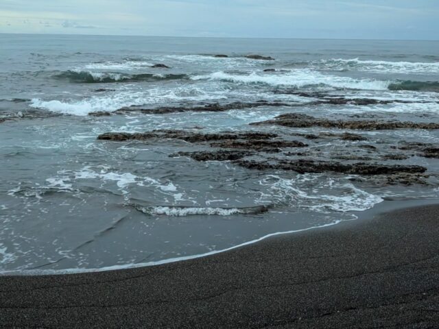 岩礁帯も強いカレントを発生させています！