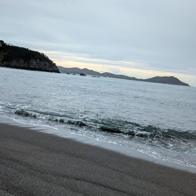 ウネリが入りカレントが効きまくりのサーフ♪