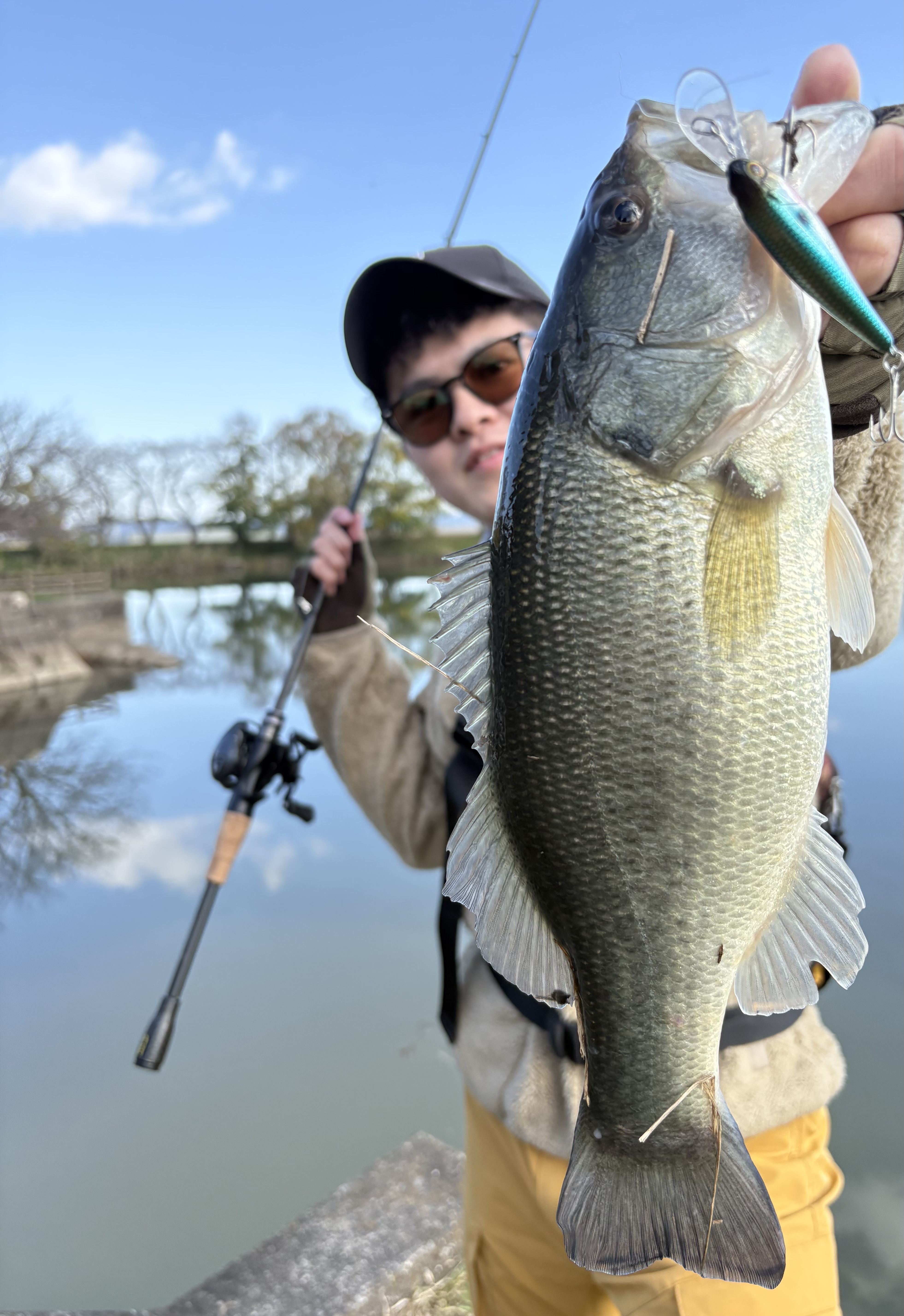 濁りの野池でビッグベイト炸裂！！ | フィッシング遊
